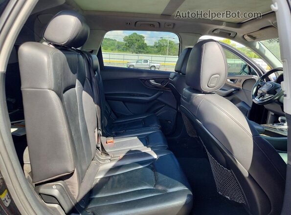 WA1LAAF71JD037308 2018 AUDI Q7 Black უკანა სალონის ხედი