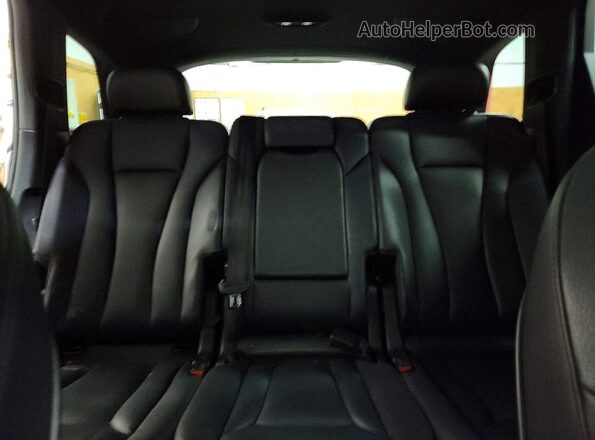WA1LAAF71JD047160 2018 AUDI Q7 Black Rear seats view