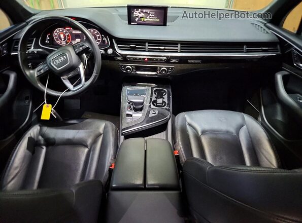 WA1LAAF71JD047160 2018 AUDI Q7 Black Dashboard view