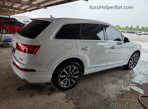 WA1LAAF72HD026599 2017 AUDI Q7 White Widok wnętrza z przodu