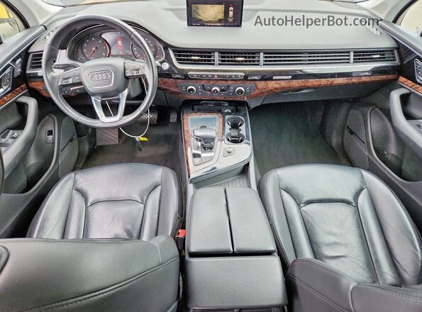 WA1LAAF72JD027189 2018 AUDI Q7 Black Dashboard view