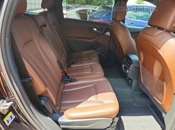 WA1LAAF72KD046682 2019 AUDI Q7 Black უკანა სალონის ხედი