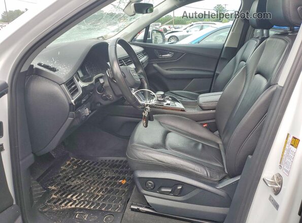 WA1LAAF74HD003311 2017 AUDI Q7 White წინა სალონის ხედი