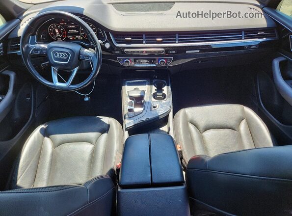 WA1LAAF74HD011330 2017 AUDI Q7 Silver Dashboard view