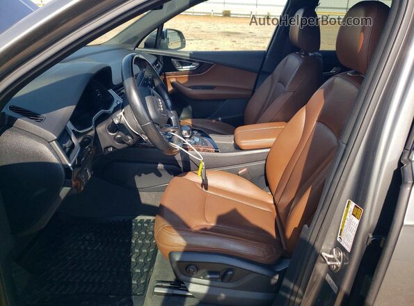 WA1LAAF74HD051035 2017 AUDI Q7 Gray Widok wnętrza z przodu
