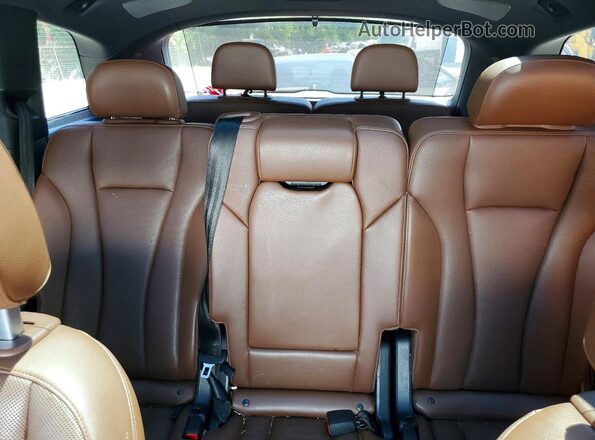 WA1LAAF75HD047155 2017 AUDI Q7 White Rear seats view