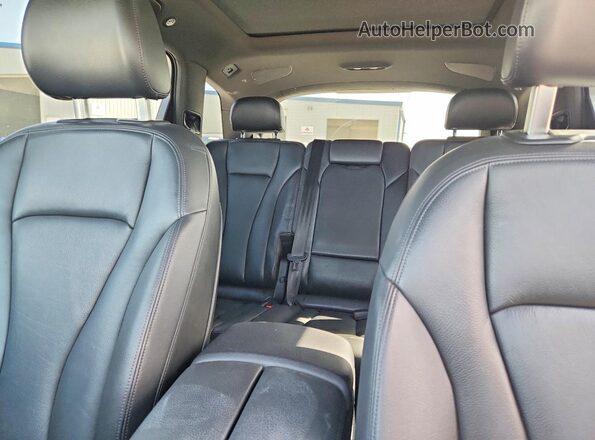 WA1LAAF75JD011925 2018 AUDI Q7 Black Հետևի նստատեղերի տեսք