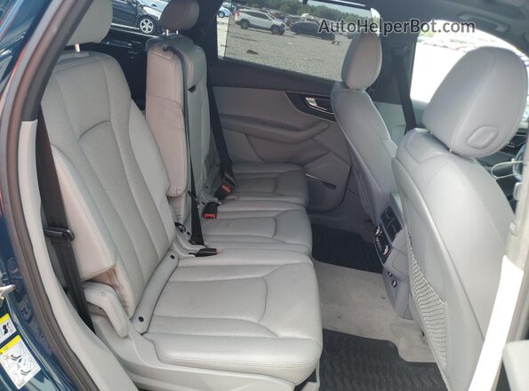 WA1LAAF75JD025436 2018 AUDI Q7 Teal Widok wnętrza z tyłu