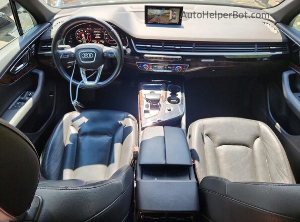 WA1LAAF77HD013766 2017 AUDI Q7 Black Dashboard view