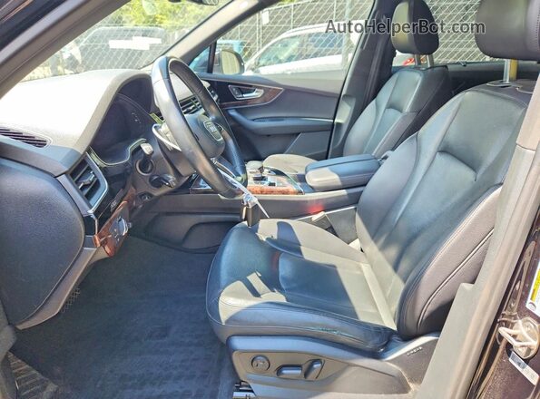 WA1LAAF77HD013766 2017 AUDI Q7 Black Front interior view