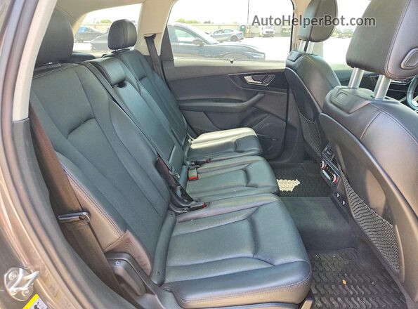 WA1LAAF77KD048461 2019 AUDI Q7 Gray Rear interior view