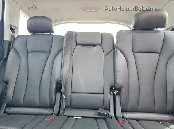 WA1LAAF78HD004607 2017 AUDI Q7 Black უკანა სავარძლების ხედი