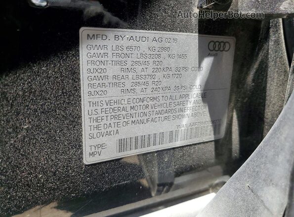WA1LAAF78HD008270 2017 AUDI Q7 Black Widok komory silnika