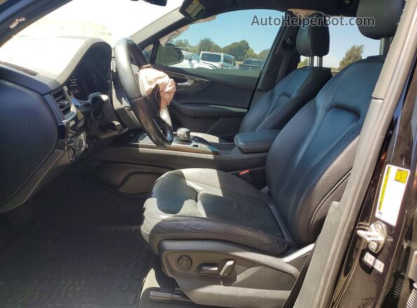 WA1LAAF78HD008270 2017 AUDI Q7 Black Widok wnętrza z przodu