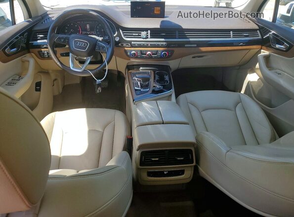 WA1LAAF78HD010813 2017 AUDI Q7 White Widok deski rozdzielczej