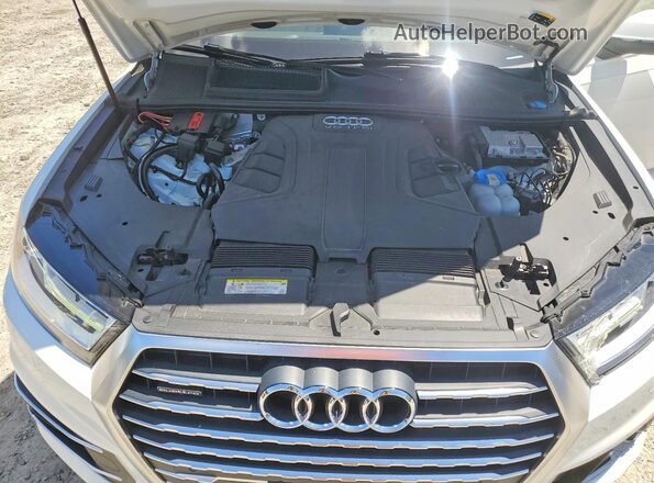 WA1LAAF78HD010813 2017 AUDI Q7 White Widok wnętrza z tyłu