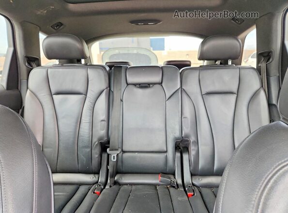 WA1LAAF78HD037199 2017 AUDI Q7 Silver უკანა სავარძლების ხედი