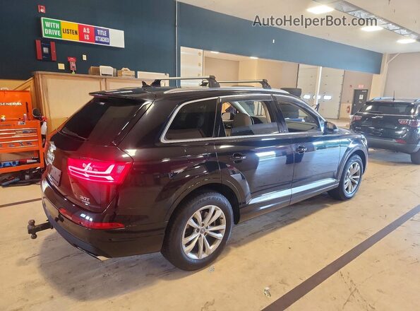 WA1LAAF78HD043696 2017 AUDI Q7 Black Front interior view