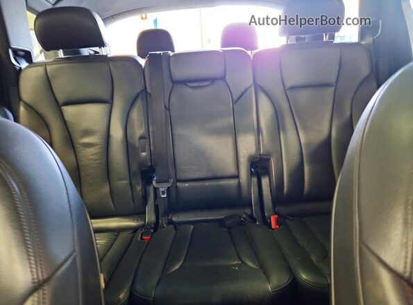 WA1LAAF79HD014949 2017 AUDI Q7 White Vista de los asientos traseros