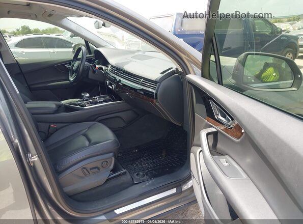 WA1LAAF79HD016295 2017 AUDI Q7 Серый Вид салона спереди