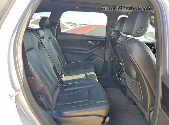 WA1LAAF79HD024820 2017 AUDI Q7 Серебряный Вид задних сидений