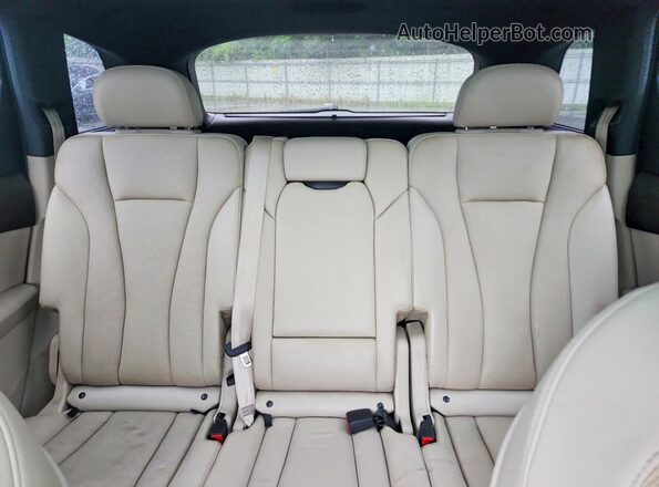 WA1LAAF79HD035297 2017 AUDI Q7 White Вид задніх сидінь