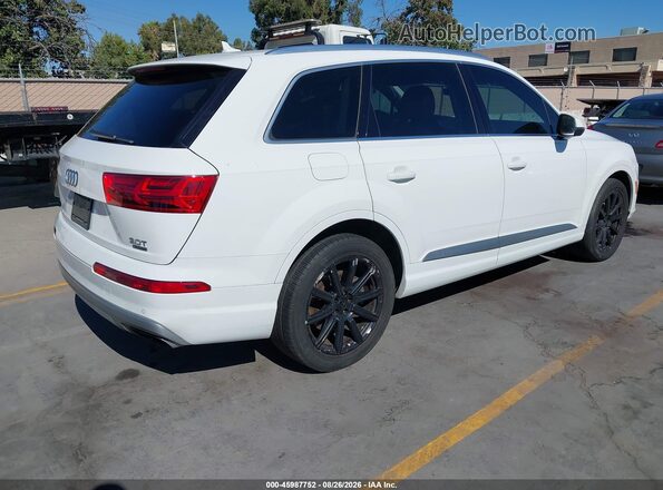 WA1LAAF79JD041039 2018 AUDI Q7 White Rear right