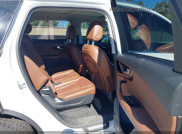 WA1LAAF79JD041039 2018 AUDI Q7 White VIN sticker view