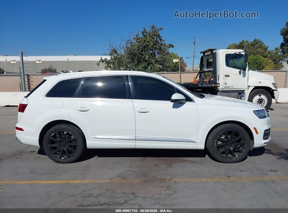 WA1LAAF79JD041039 2018 AUDI Q7 White Rear interior view