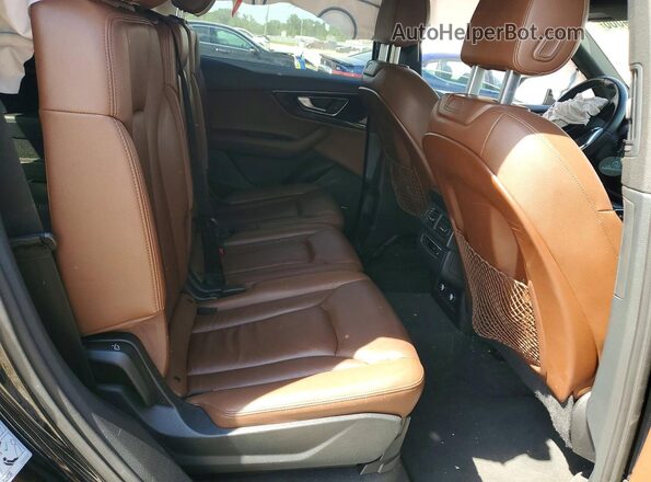 WA1LAAF7XJD005621 2018 AUDI Q7 Blue Rear interior view