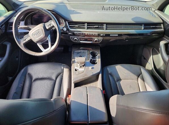 WA1LAAF7XKD011758 2019 AUDI Q7 Charcoal Front interior view