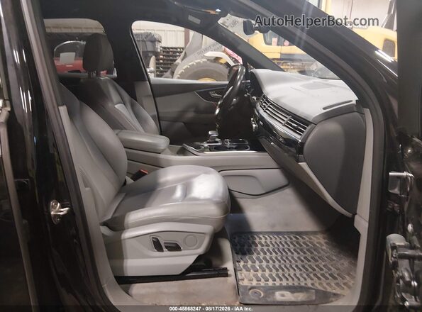 WA1LAAF7XKD014787 2019 AUDI Q7 Black Front interior view