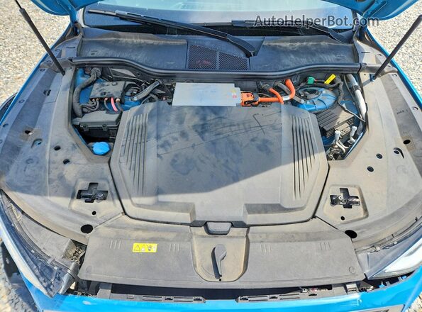 WA1LAAGE0KB002883 2019 AUDI E-TRON Blue Вид задньої частини салону