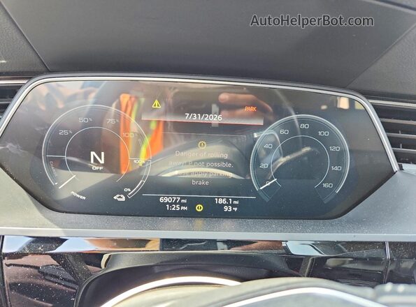 WA1LAAGE0KB002883 2019 AUDI E-TRON Blue Вид щитка приладів