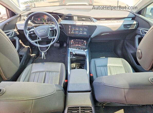 WA1LAAGE2MB004976 2021 AUDI E-TRON White Առջևի վահանակի տեսք