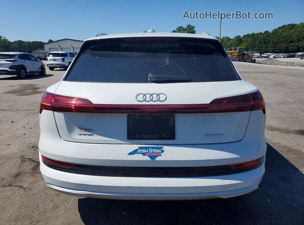 WA1LAAGE2PB024746 2023 AUDI E-TRON White Հետևի տեսք