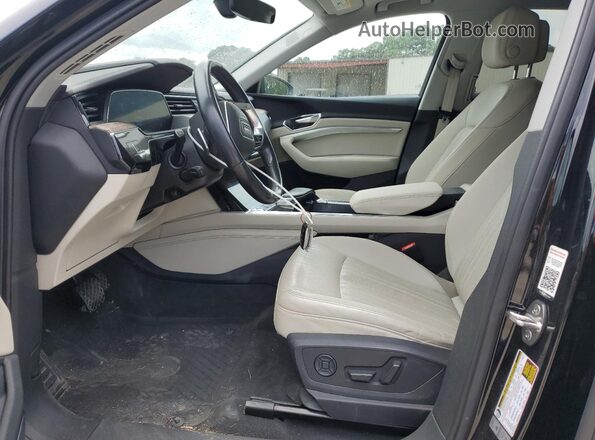 WA1LAAGE6KB008803 2019 AUDI E-TRON Gray Widok wnętrza z przodu