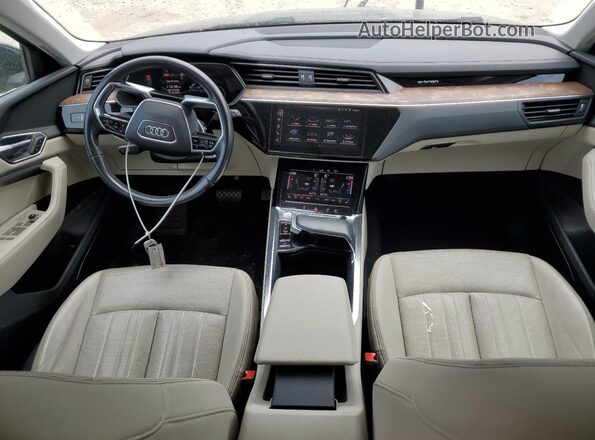 WA1LAAGE6KB008803 2019 AUDI E-TRON Gray Widok deski rozdzielczej