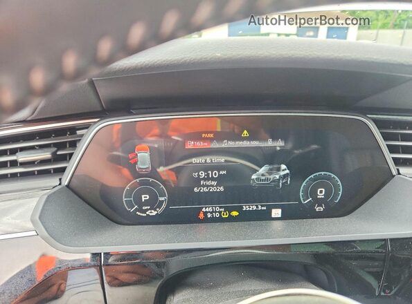 WA1LAAGE6MB038404 2021 AUDI E-TRON Silver Вид щитка приладів