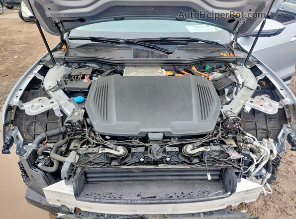 WA1LAAGE6MB038404 2021 AUDI E-TRON Silver Вид підкапотного простору
