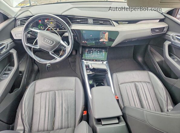 WA1LAAGE6MB038404 2021 AUDI E-TRON Silver Вид панелі приладів