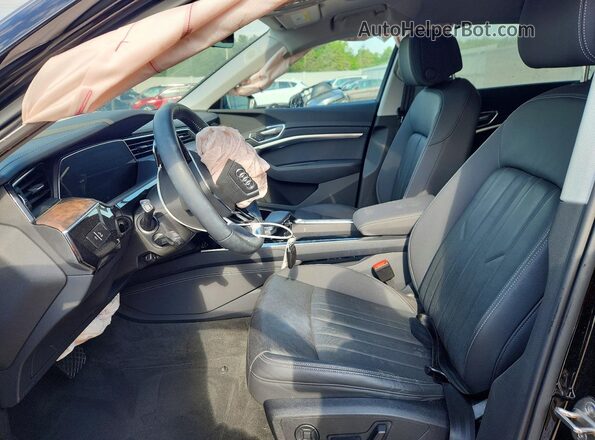 WA1LAAGE7KB011984 2019 AUDI E-TRON Black Front interior view