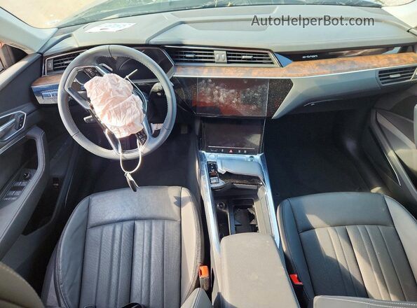 WA1LAAGE7KB011984 2019 AUDI E-TRON Black Dashboard view