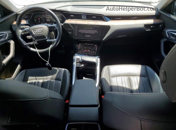 WA1LAAGE7KB024783 2019 AUDI E-TRON Серый Вид панели приборов