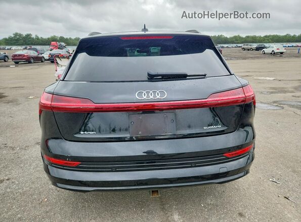 WA1LAAGE7MB001541 2021 AUDI E-TRON Black Հետևի տեսք