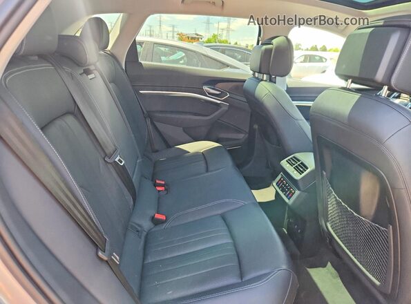 WA1LAAGE7NB014307 2022 AUDI E-TRON Silver Հետևի նստատեղերի տեսք