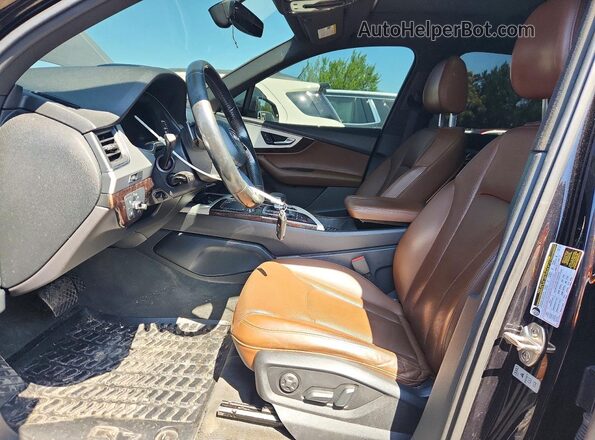 WA1LABF7XHD045522 2017 AUDI Q7 Black Dashboard view