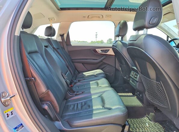 WA1LHAF71KD022904 2019 AUDI Q7 Silver Սալոնի հետևի տեսք