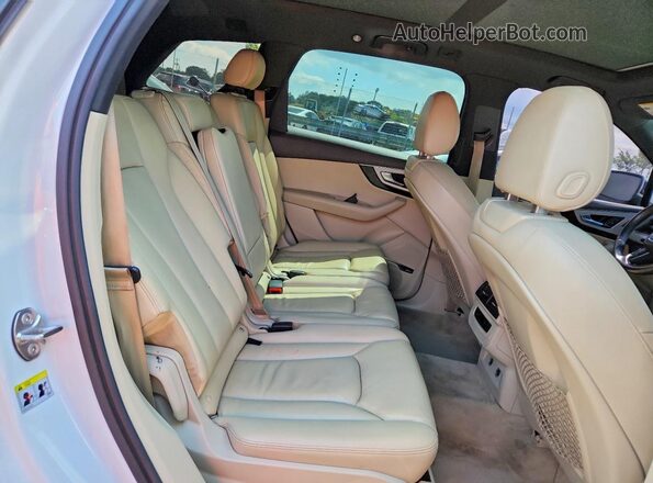 WA1LHAF72JD000585 2018 AUDI Q7 White ძრავის განყოფილების ხედი