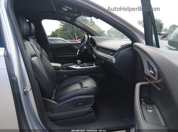 WA1LHAF72KD039310 2019 AUDI Q7 Silver Front interior view